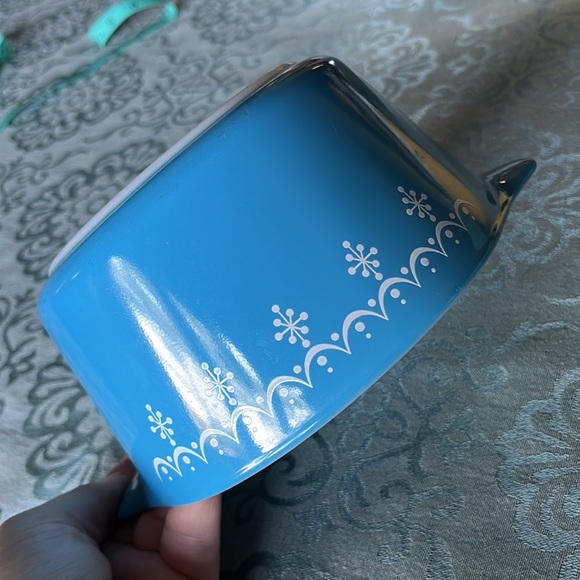 Vintage Pyrex Blue Snowflake Garland 473 1 quart Small Casserole Dish No Lid - Picture 2 of 12
